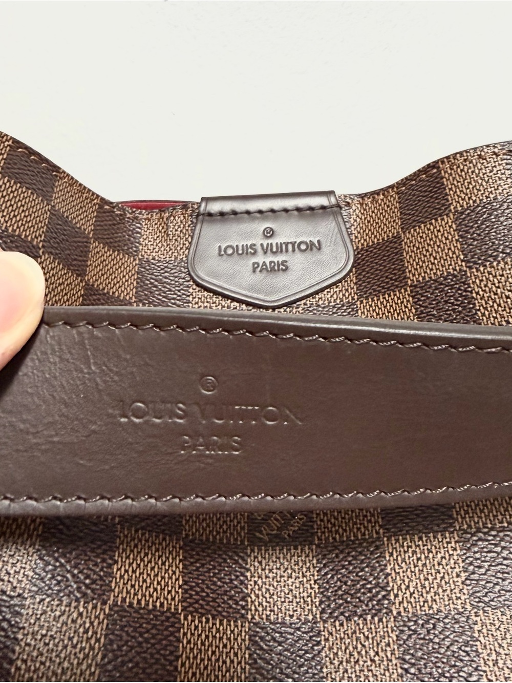 Large Louis Vuitton Brown Damier Ebene Canvas tote with Red Lining. - Picture 2 of 15